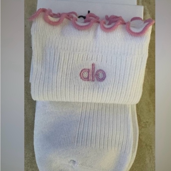 Yoga Women's Lettuce Edge Sock - Picture 5 of 11